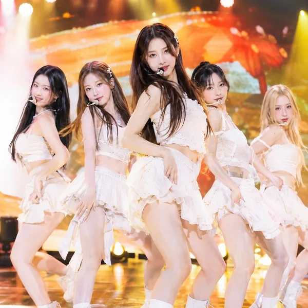 Cover art for Starlight Signal: Girl Group K-Pop