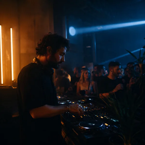 Minimal Motion: Minimal Techno